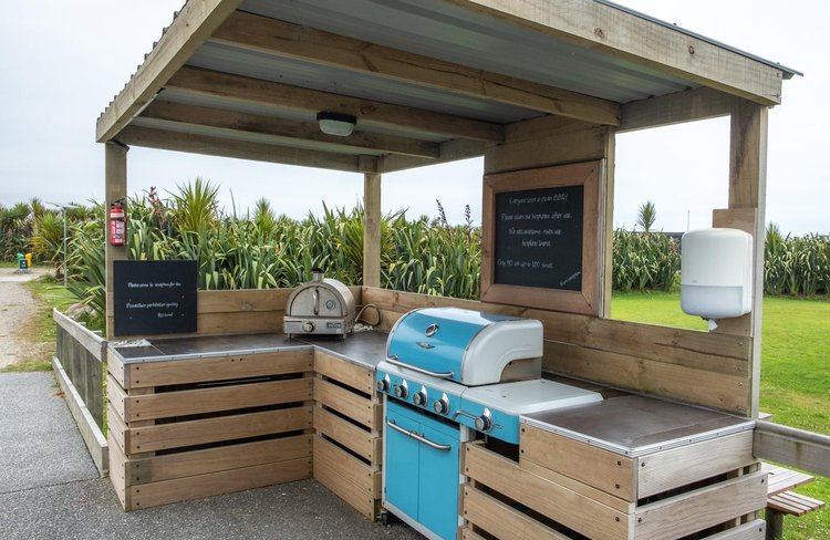 Amenities BBQ.JPG