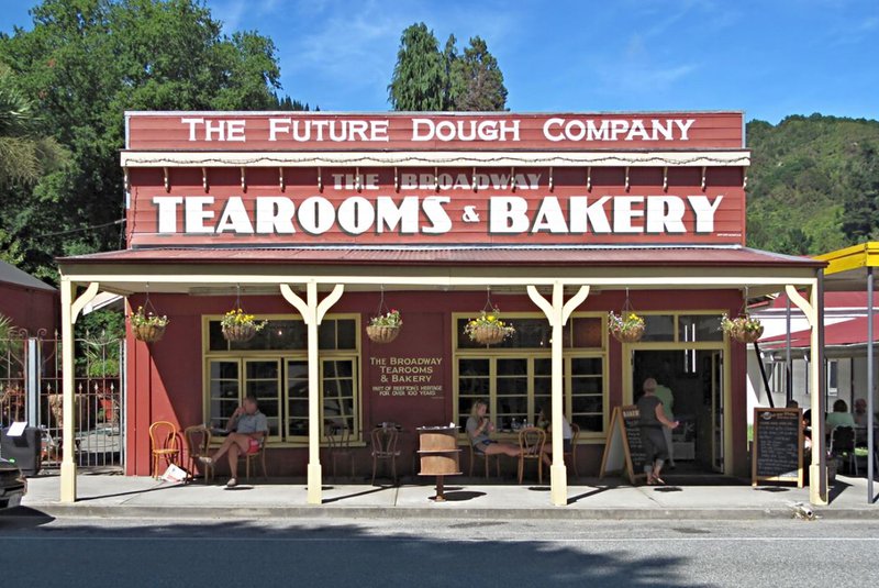 Broadway tearooms.JPG