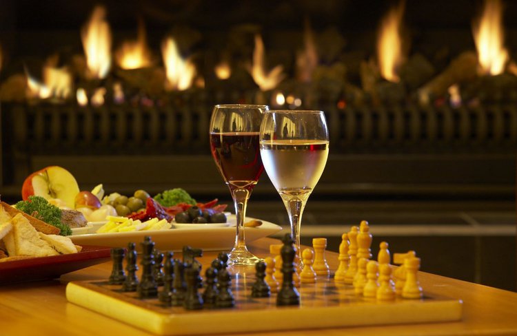 Distinction Hotel Fox Glacier - Lounge Fireplace