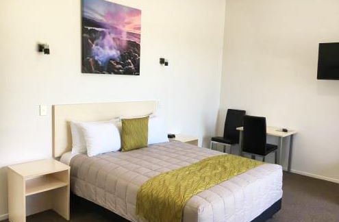 Glacier-Highway-Motel3.JPG