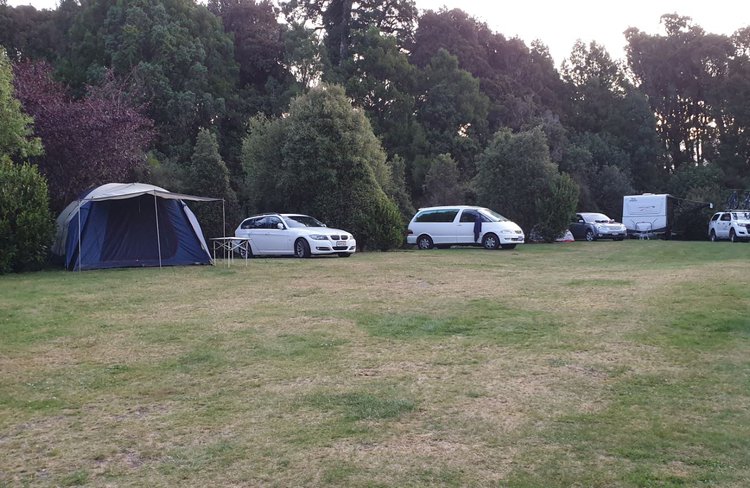Lake-Brunner-Country-Motel-non-powered-site.JPG