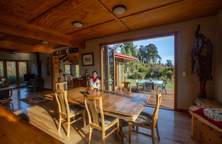 Paramata-Lodge-dining-area.JPG