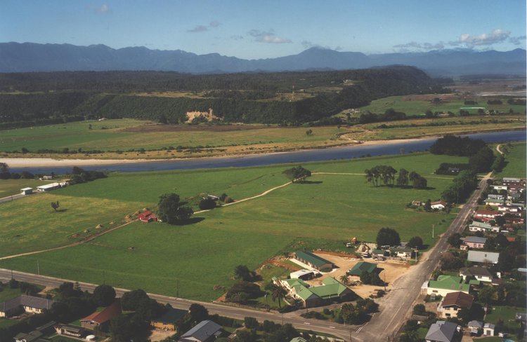 Karamea Village Hotel
