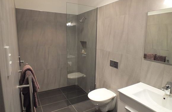 Reef Cottage B&B bathroom