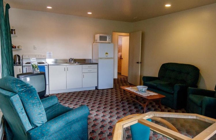 Karamea Village Hotel