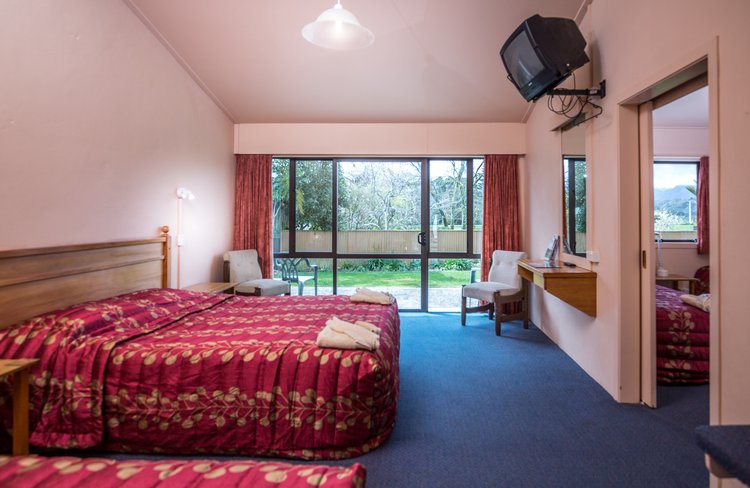 Karamea Village Hotel