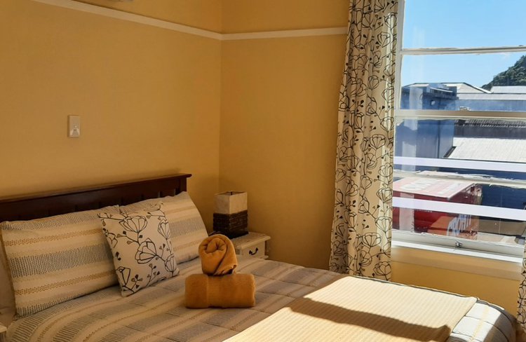 Yellow room.jpg