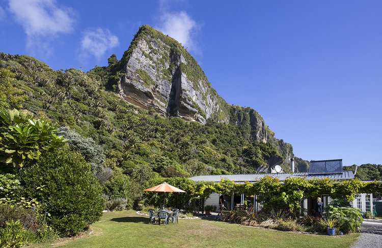 Cliffscapes Holiday House