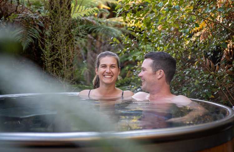 A gift for the senses, our experience lets you relax and unwind in private tubs, nestled in a lush rainforest setting.
