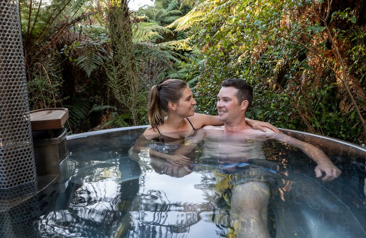 Need to relax & unwind? Soak up the soothing comfort of fresh, warm water in a private wood-fired tub. Franz Josef getaway.
