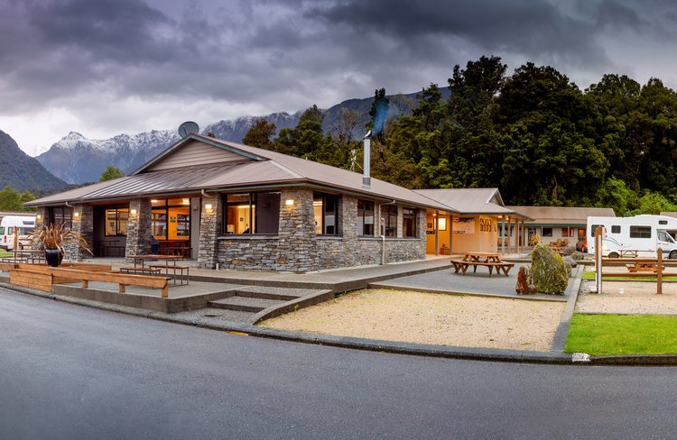 Fox Glacier TOP 10 Holiday Park
