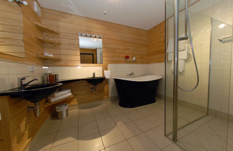 Main House Suite & Main House Grand Suite Bathroom