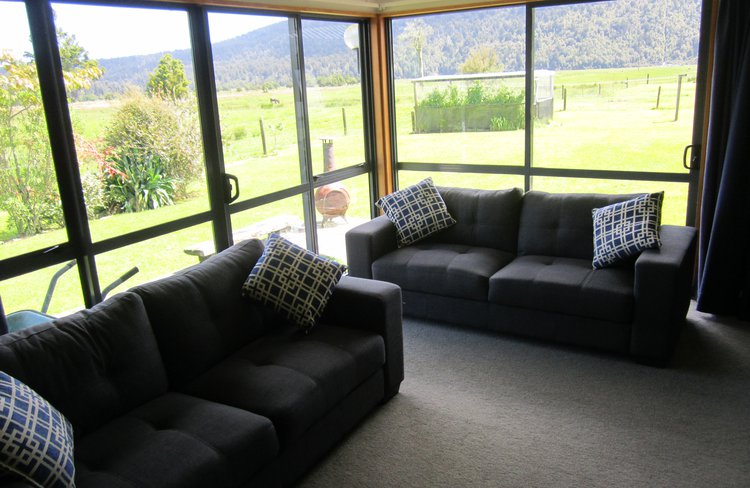 Guest lounge