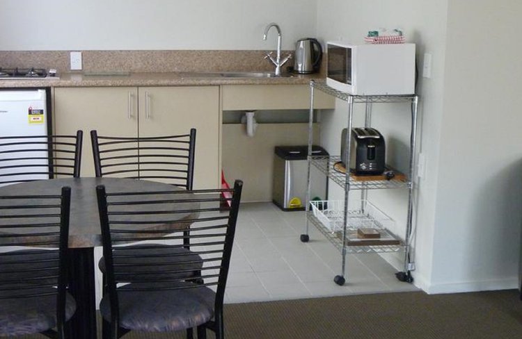 Westport Motel & HP_Kitchen