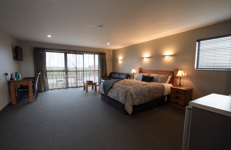 Premiere King Studio Unit