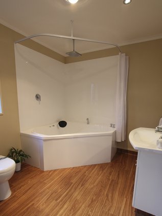 Studio Spa Bath