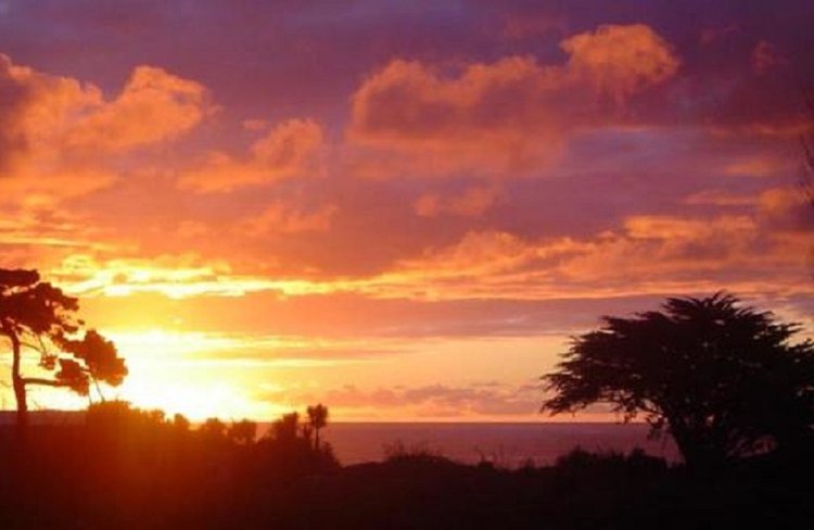 Enjoy stunning sunsets across the Tasman Sea