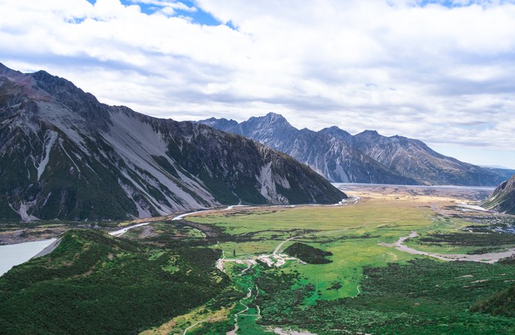 This tour is a very popular quick snapshot of our beautiful landscape.