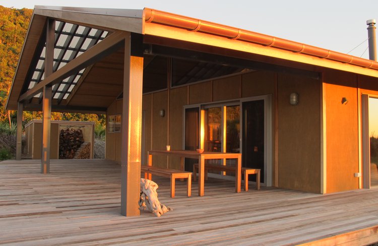 Takutai beach house