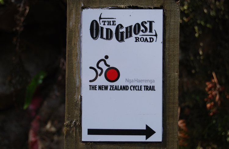 Hike n Bike Shuttle logo