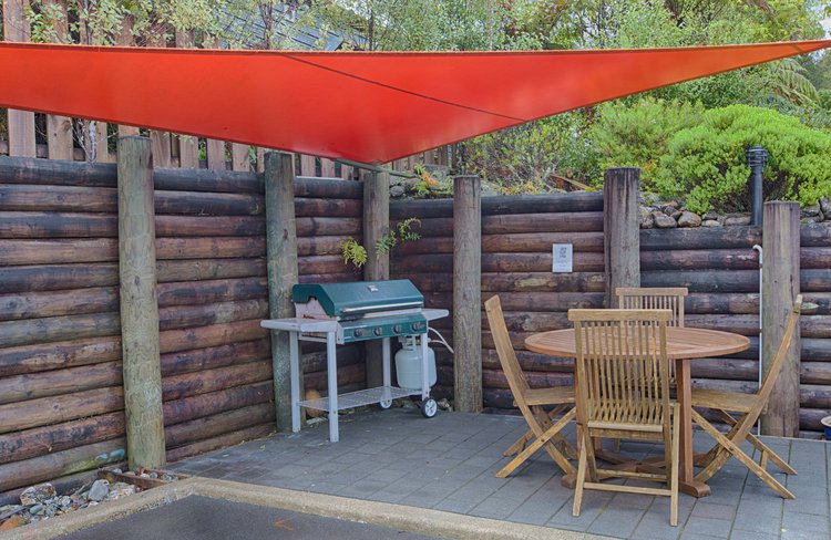 Bella Vista Motel Fox Glacier - Cook up a storm in our BBQ Area