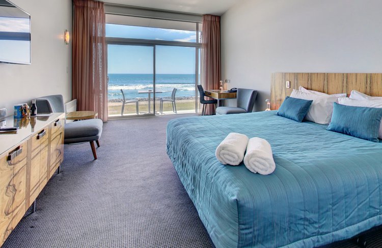 Beachfront Hotel_Oceanview Room