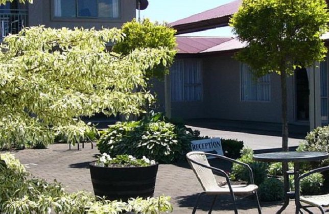Golden Chain Accommodation_Aachen Place Motel_Courtyard