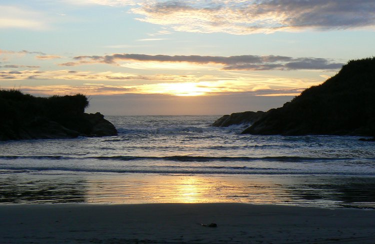 Only 10 minutes walk to the beach with beautiful views