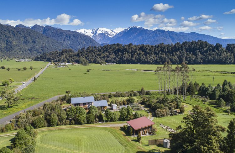 Ribbonwood Retreat aerial view.