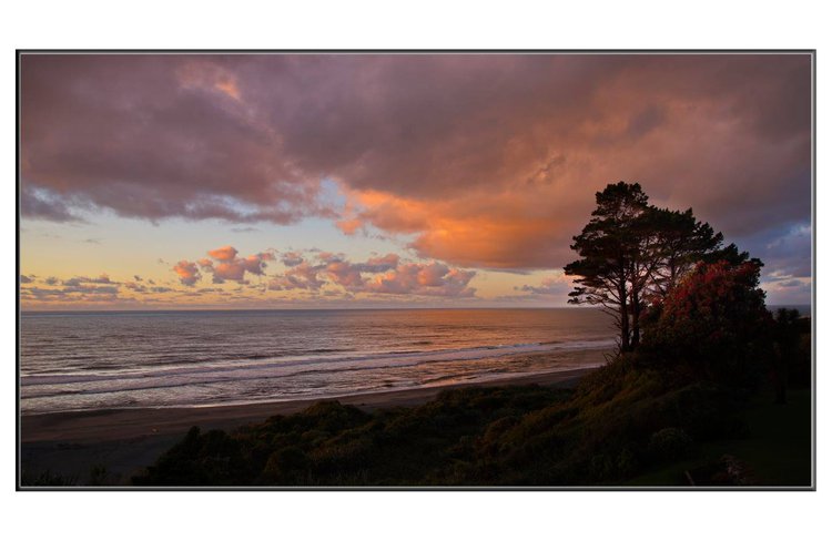 summer sunset glow in the sky Breakers Boutique accommodation Greymouth