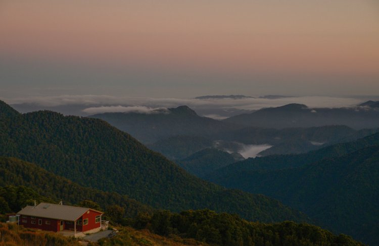 Moonlight Tops Hut